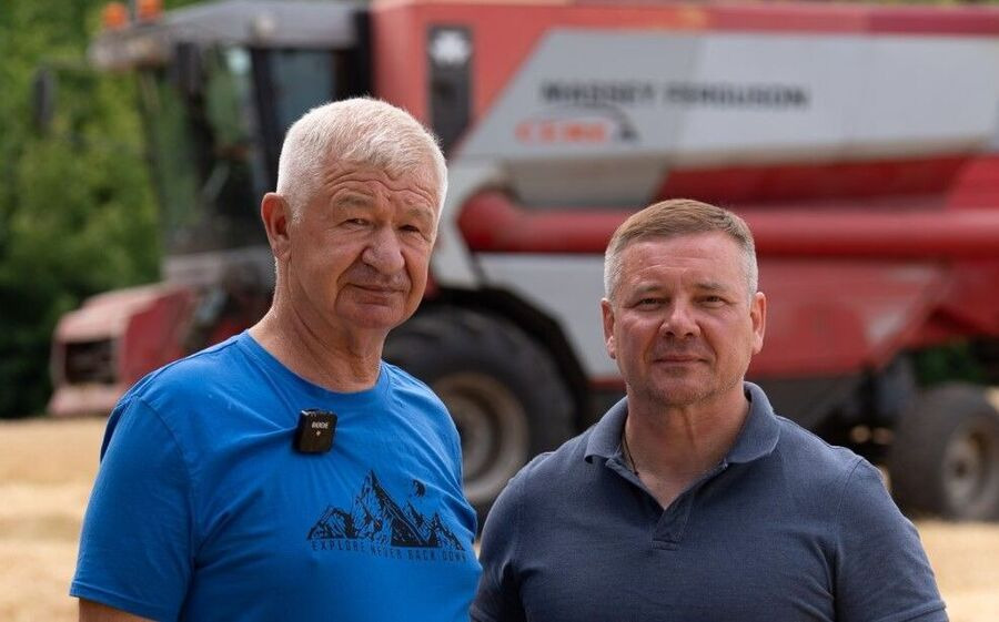 Фермер і комбайн